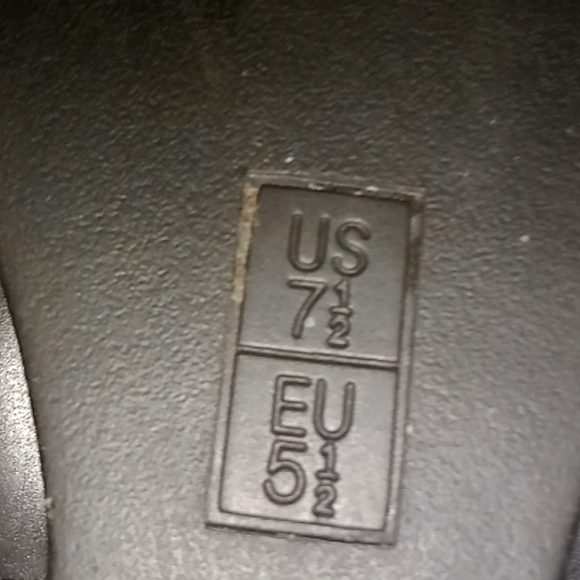 What's What By Aerosoles 7.5 Tan Suade Shoes - Picture 4 of 5